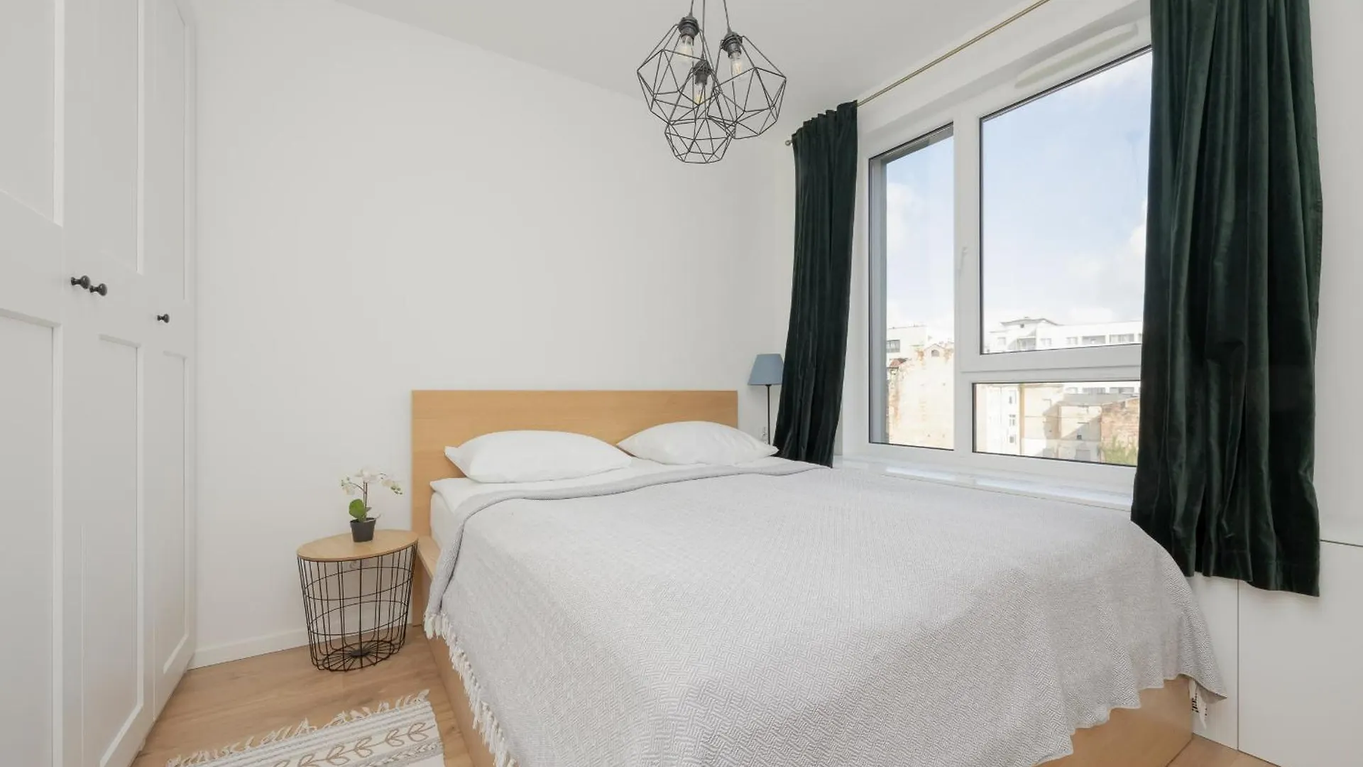Apartment Wyjatkowy Apartament Z Parkingiem W Warszawie By Rent Like Home Warsaw