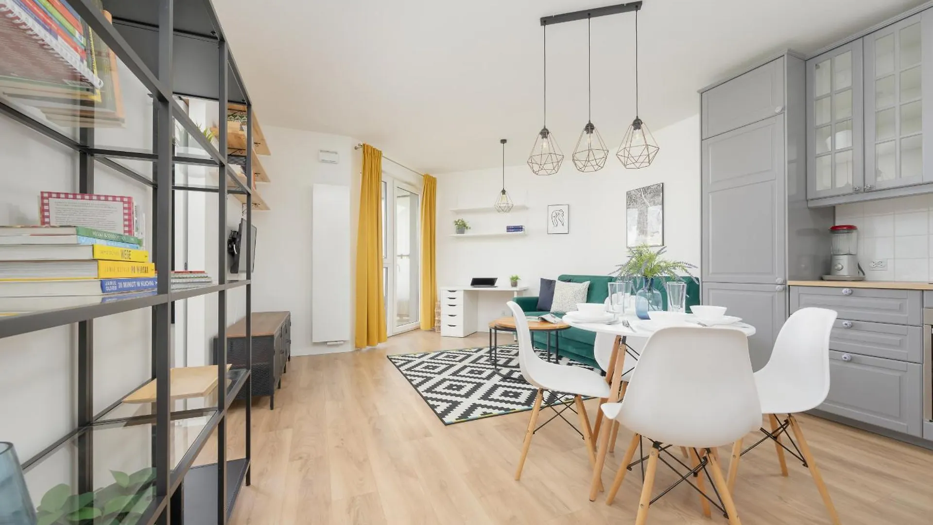 Wyjatkowy Apartament Z Parkingiem W Warszawie By Rent Like Home Warsaw
